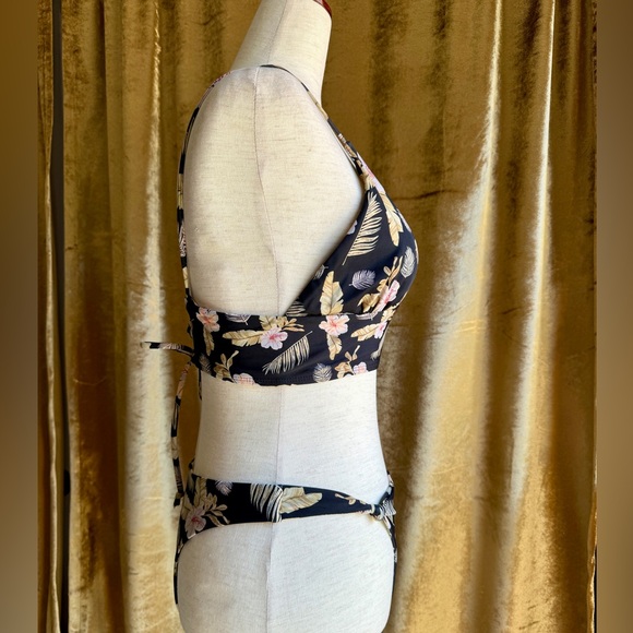 Tropical Bikini by Jacks, Brazilian Bottom, Triangle Top, Criss-Cross Back | M - Picture 5 of 12